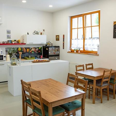 Mezica Bikeski Family Hotel, B&B, Apartaments, Rooms المظهر الخارجي الصورة