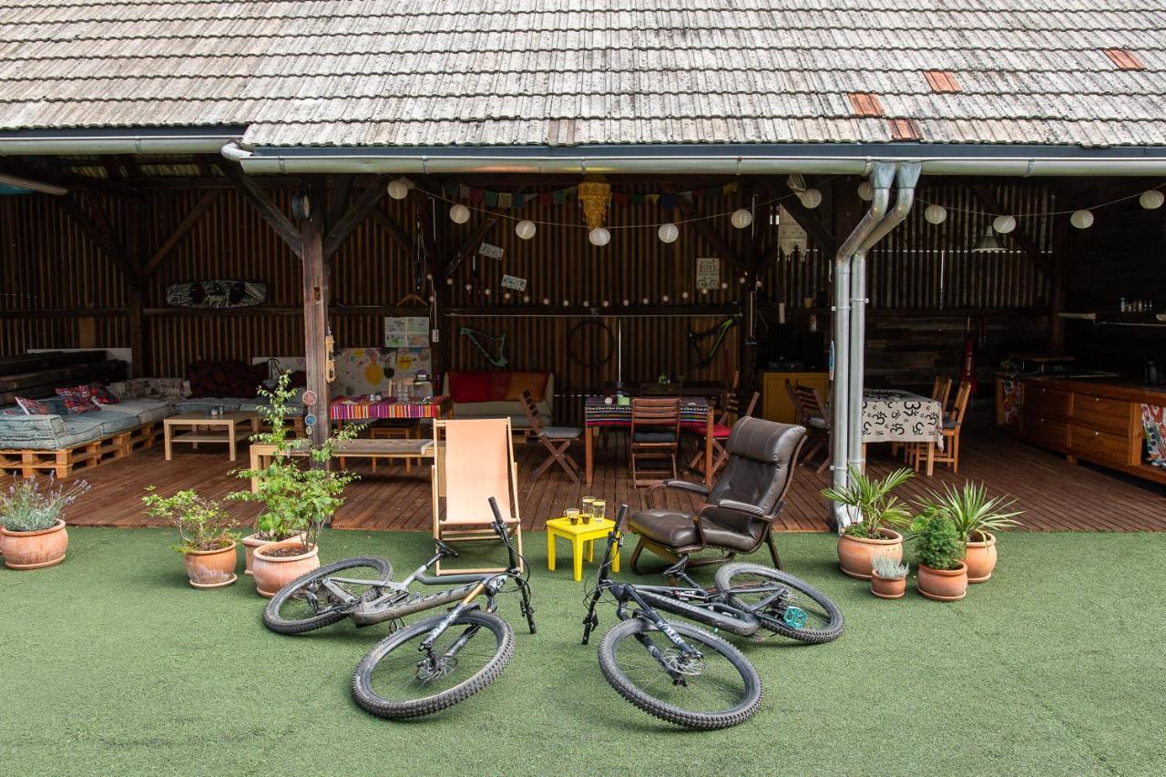 Mezica Bikeski Family Hotel, B&B, Apartaments, Rooms المظهر الخارجي الصورة
