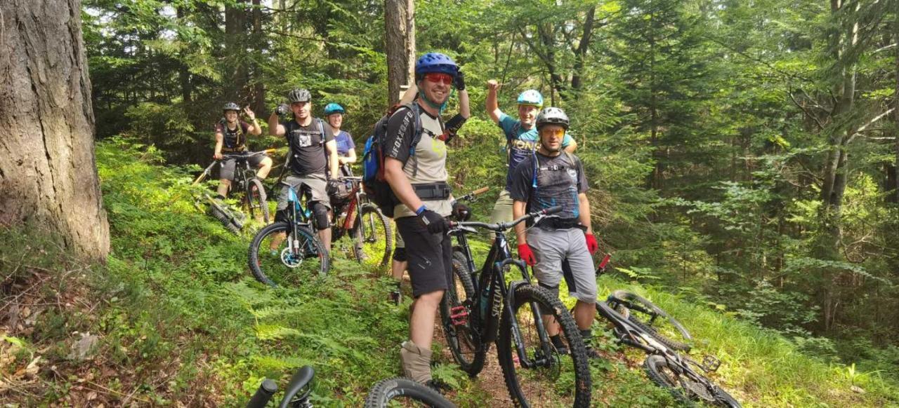 Mezica Bikeski Family Hotel, B&B, Apartaments, Rooms المظهر الخارجي الصورة